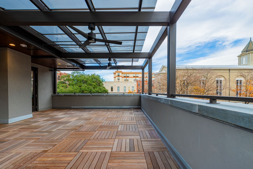 More Photos Of 30-32 Martin Luther King Jr Blvd, Savannah Restaurant For Lease