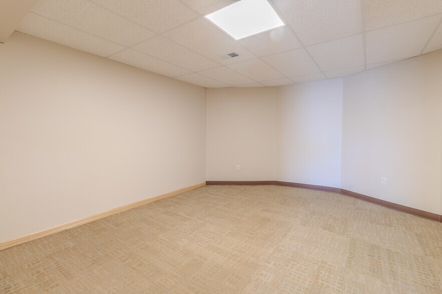 More Photos Of 2120 Freeport Rd, New Kensington Office For Lease