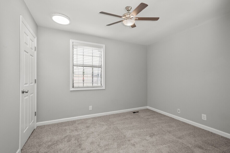 More Photos Of 324 Walton Ferry Rd, Hendersonville Apartments For Sale