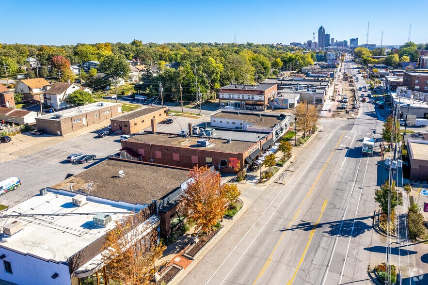 More Photos Of 2817 Ingersoll Ave, Des Moines Storefront For Lease