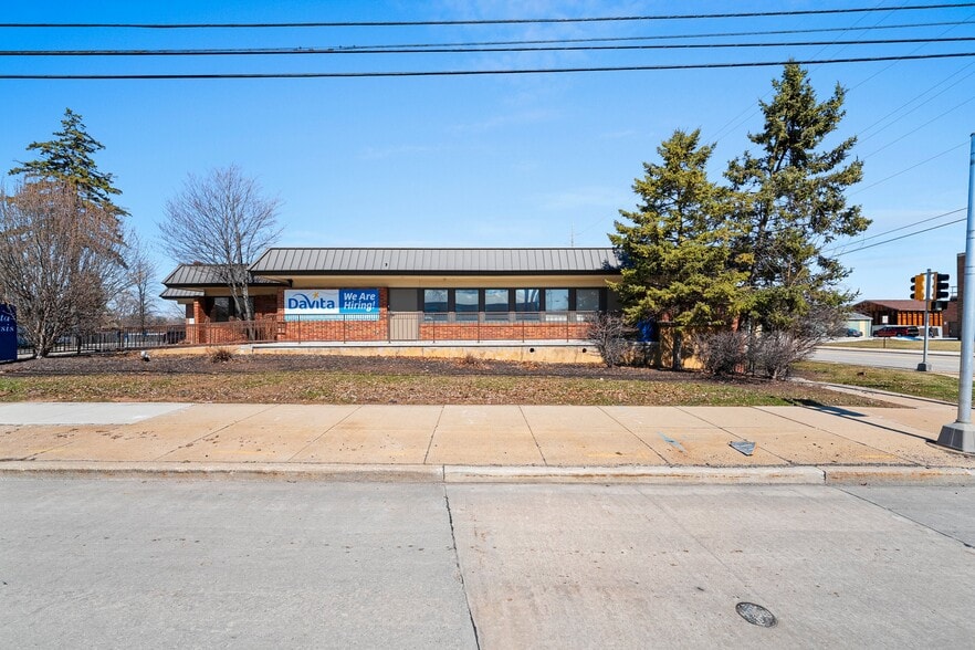 More Photos Of 1751 Deckner Ave, Green Bay Medical For Sale