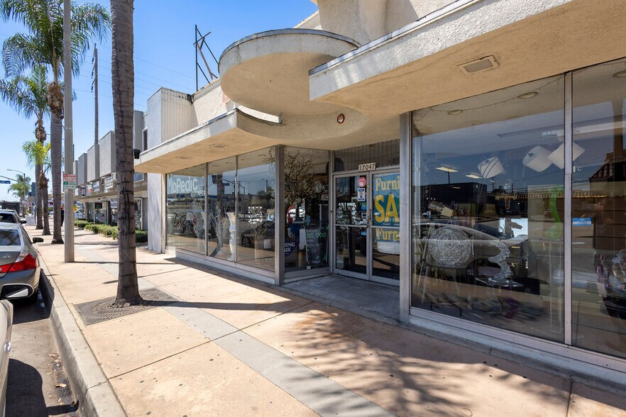 More Photos Of 17041-17047 Bellflower Blvd, Bellflower Storefront Retail Residential For Sale