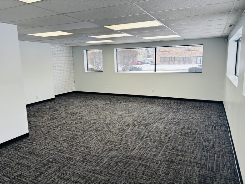 More Photos Of 38353 Abruzzi Dr, Westland Warehouse For Lease