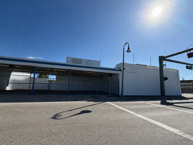 More Photos Of 1002 N Dixie Hwy, Lake Worth Freestanding For Sale