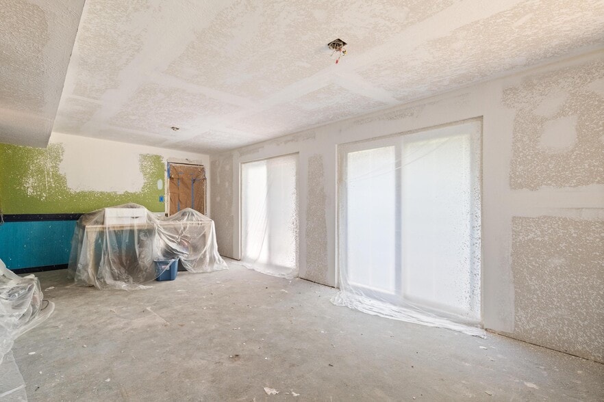 More Photos Of 6024 Cortez Blvd, Weeki Wachee General Retail For Sale