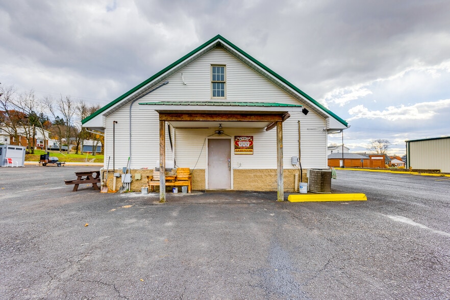 More Photos Of 702 Industrial Blvd, Latrobe Freestanding For Sale