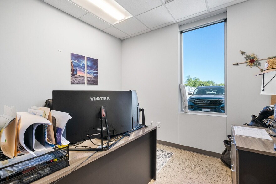 More Photos Of 1507 Ranger Hwy, Weatherford Warehouse For Lease