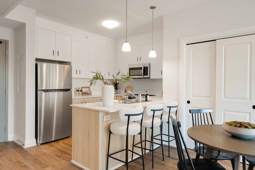 More Photos Of 600 Sunningdale Rd E, London Apartments For Lease