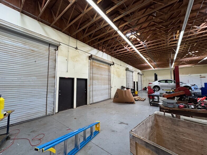 More Photos Of 29160 Goetz Rd, Menifee Showroom For Sale