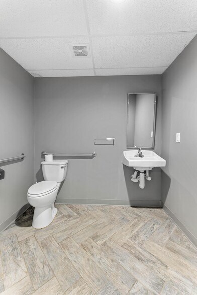 More Photos Of 315 11th Ave N, Jacksonville Beach Medical For Lease