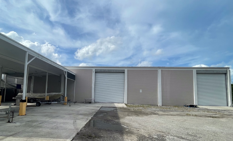 More Photos Of 3601 SE Dixie Hwy, Stuart Warehouse For Sale