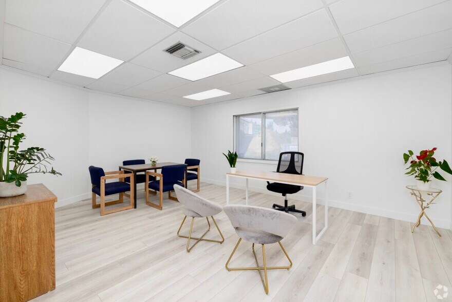 More Photos Of 11520 Jefferson Blvd, Culver City Light Distribution For Lease