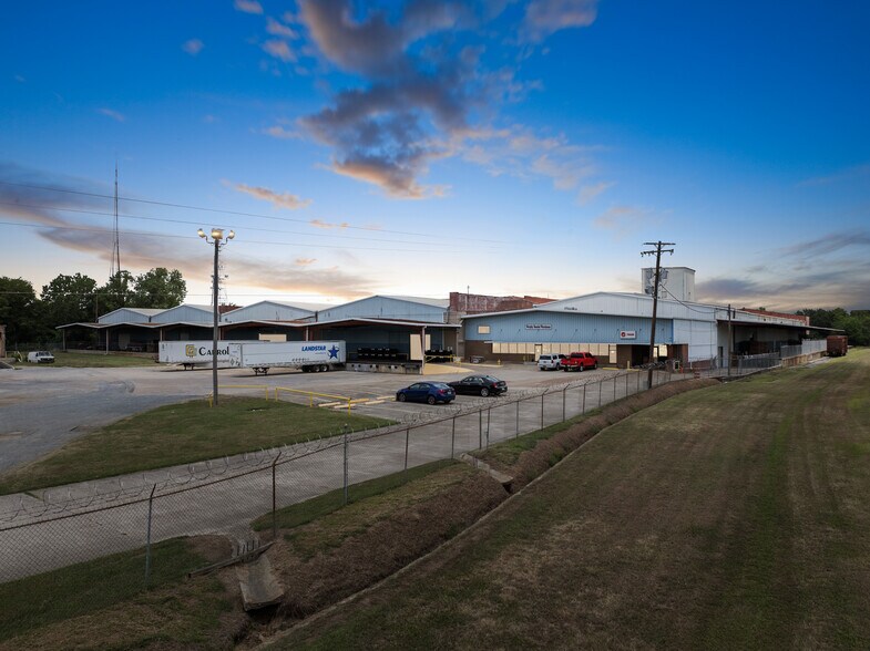 More Photos Of 2391 Levy St, Shreveport Warehouse For Lease