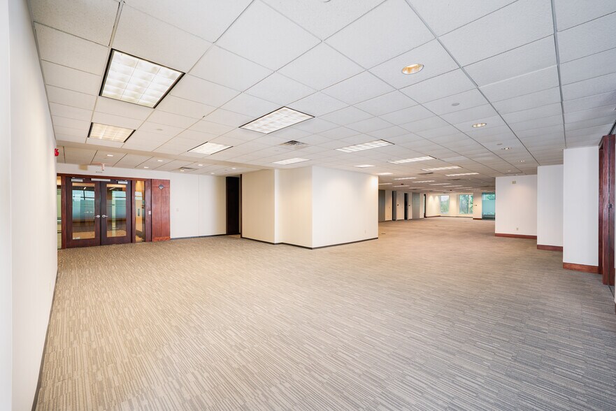 More Photos Of 1000 Ridgeway Loop, Memphis Office For Lease