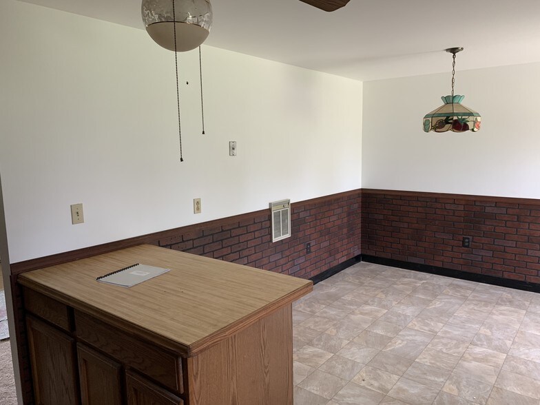 More Photos Of 5405 Village Ct, Adamstown Specialty For Sale