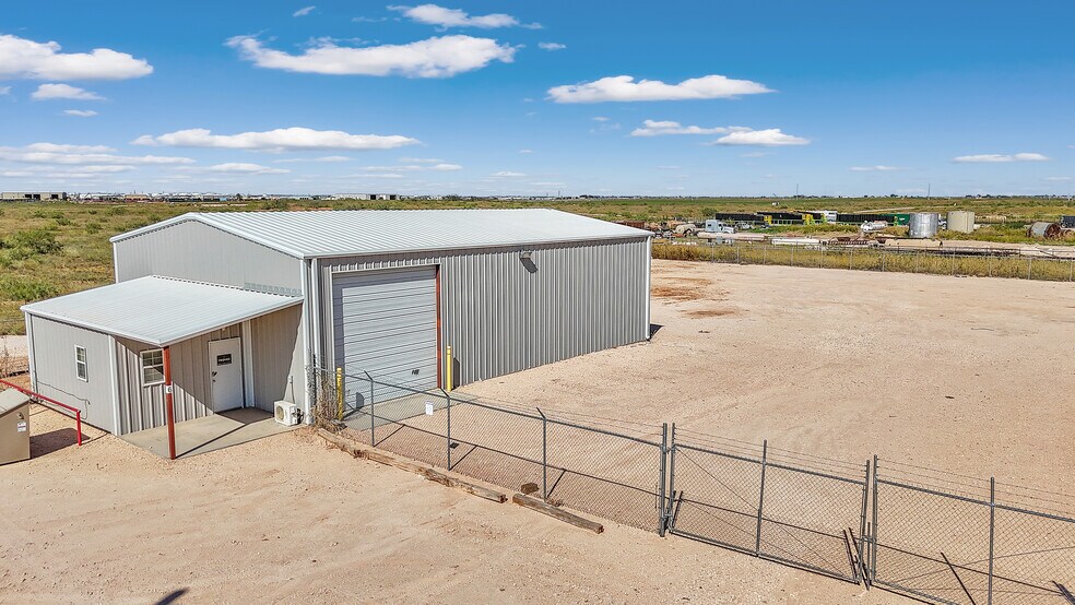 More Photos Of 2107 E County Road 130, Midland Warehouse For Lease