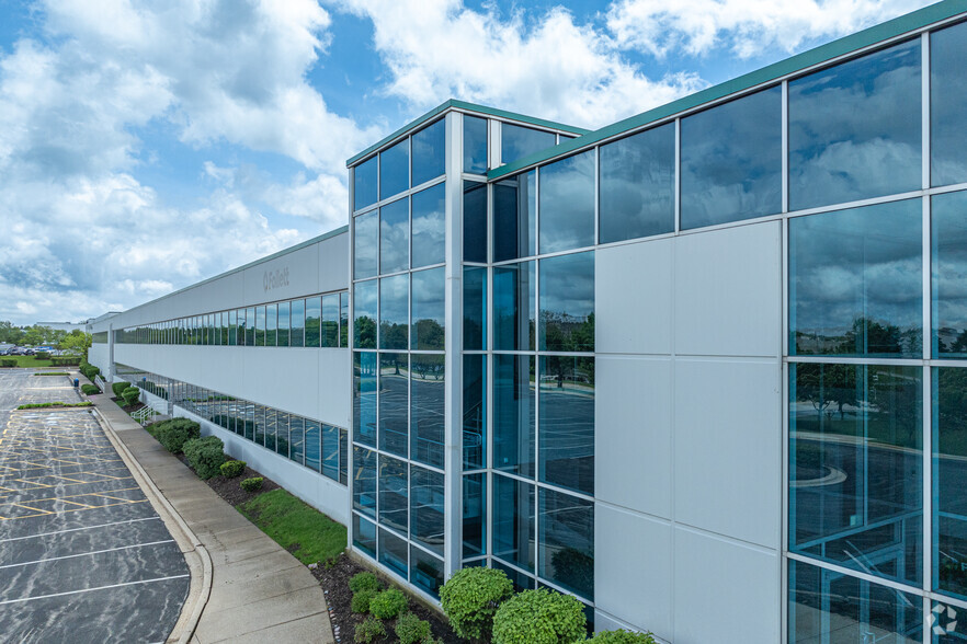 Primary Photo Of 1433 Internationale Pky, Woodridge Distribution For Lease