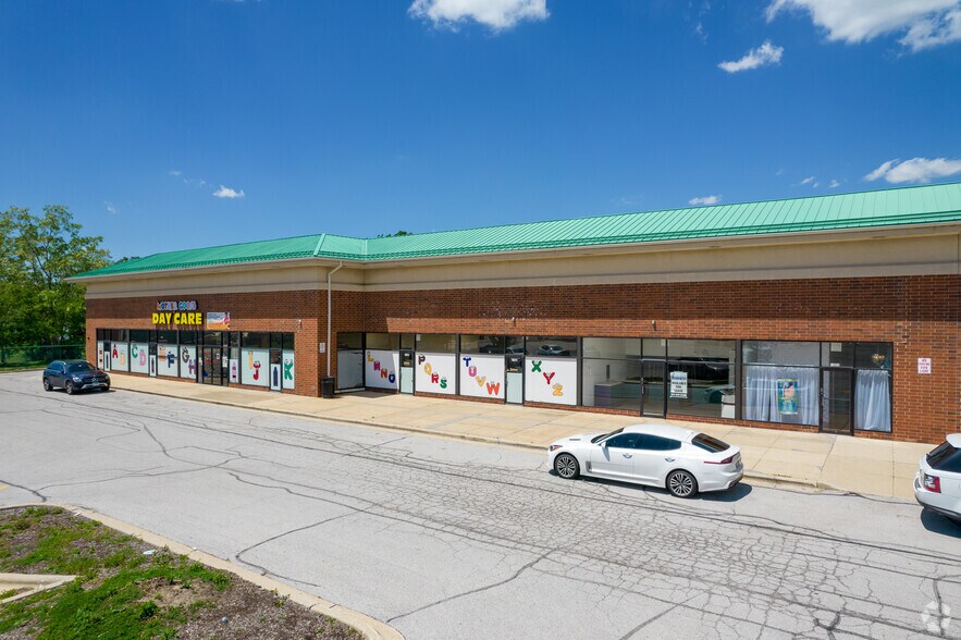 More Photos Of 4044-4100 183rd St, Country Club Hills Storefront For Lease