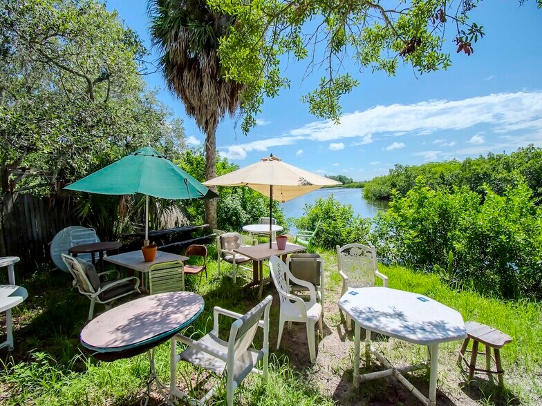 More Photos Of 1761 Beckett Way & US Highway 19, Tarpon Springs Bar For Sale