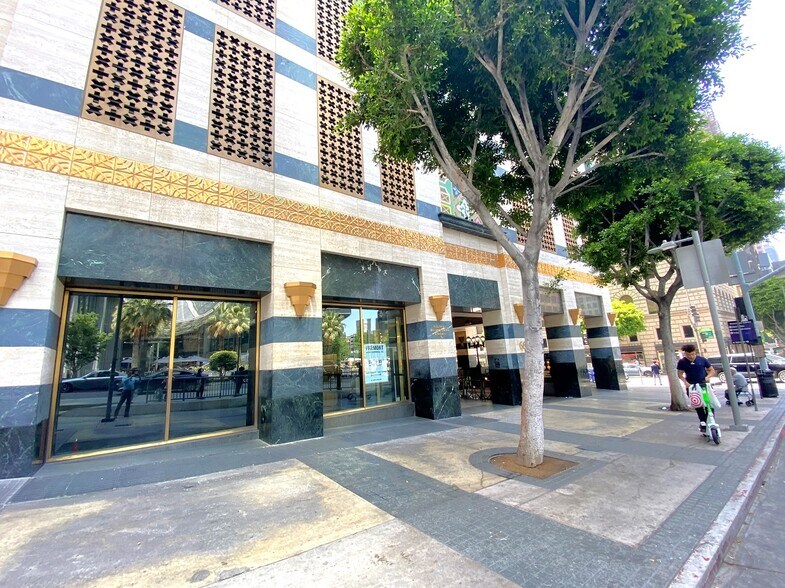 More Photos Of 660 S Figueroa St, Los Angeles Office For Sale