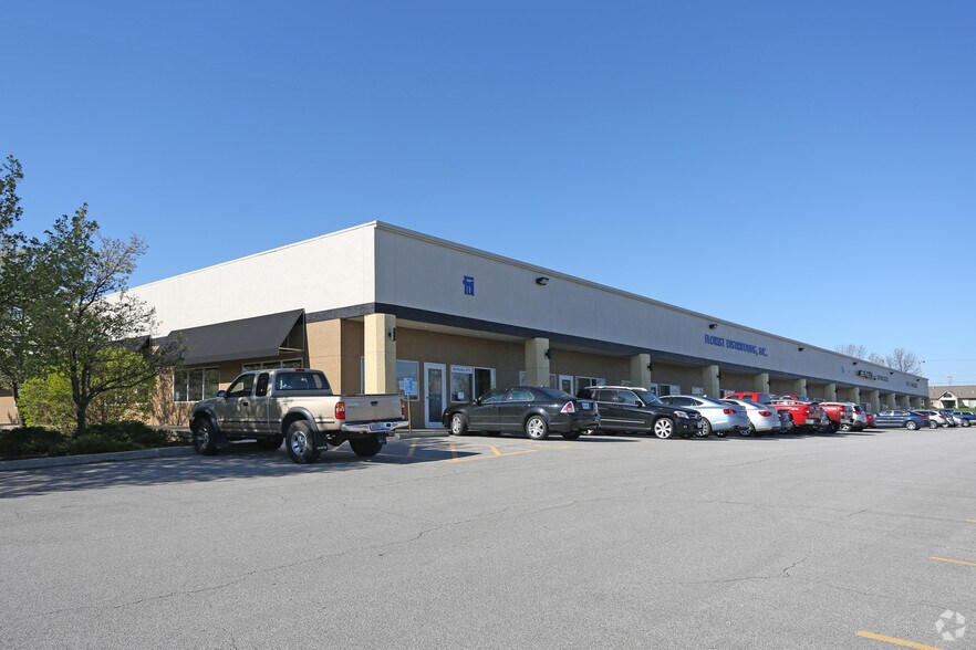 More Photos Of 17331 E 40 Hwy, Independence Light Distribution For Lease