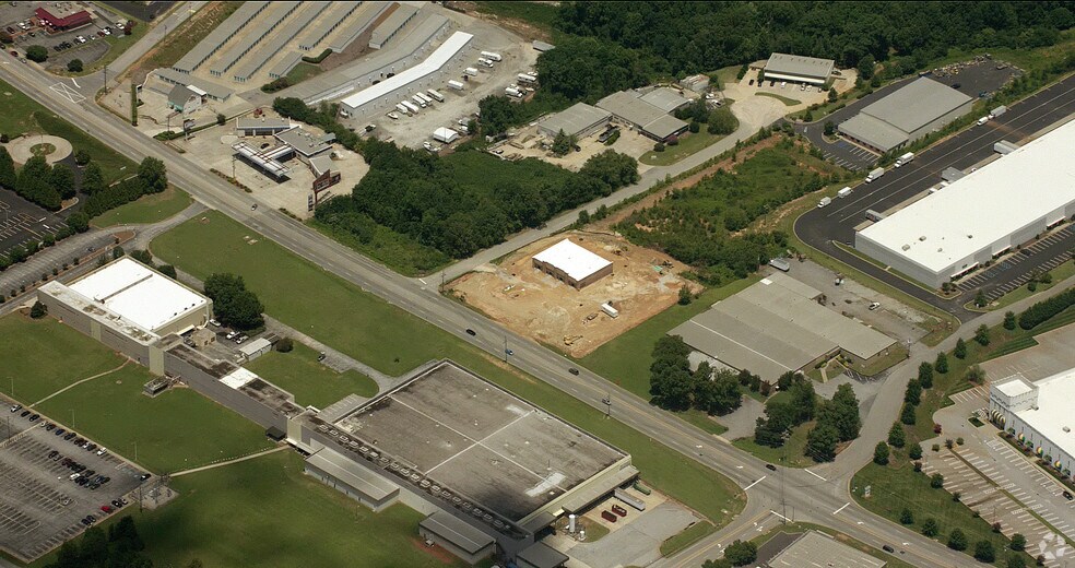 More Photos Of 5151 Pelham Rd, Greenville Storefront Retail Office For Lease