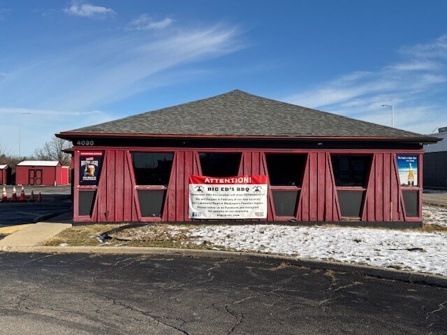 More Photos Of 4030 Northpoint Blvd, Waukegan Freestanding For Lease