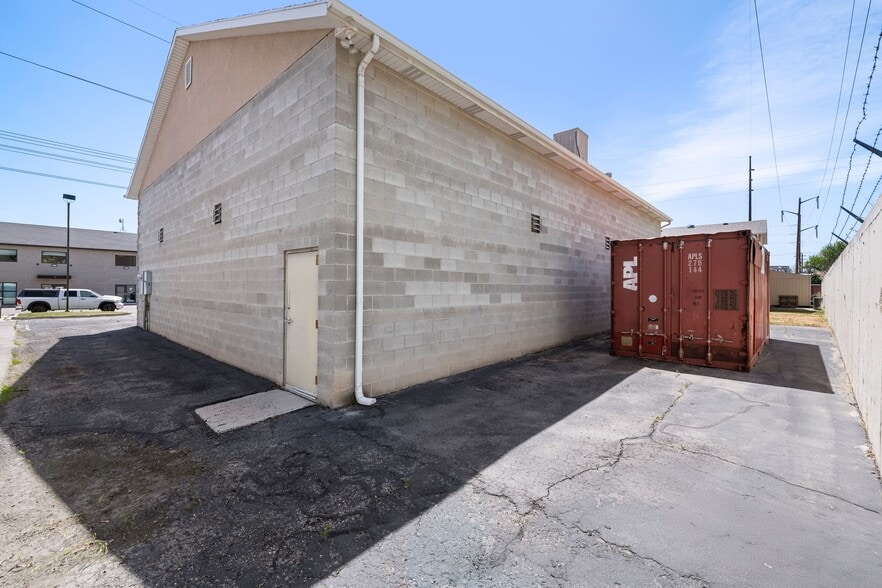 More Photos Of 216 W 4860 S, Salt Lake City Service For Sale