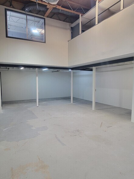 More Photos Of 845 Olive Ave, Novato Light Distribution For Lease