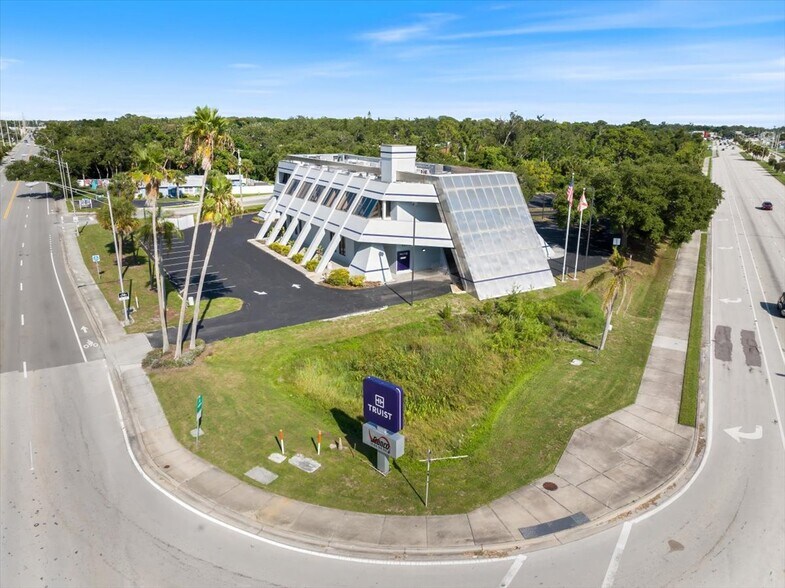 More Photos Of 1000 N Tamiami Trl, Nokomis Bank For Lease