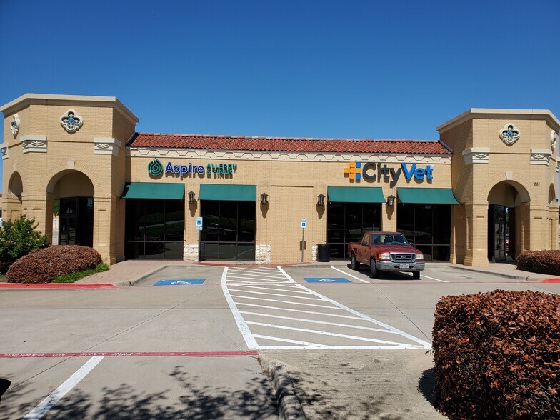 More Photos Of 955 W John Carpenter Fwy, Irving Unknown For Lease