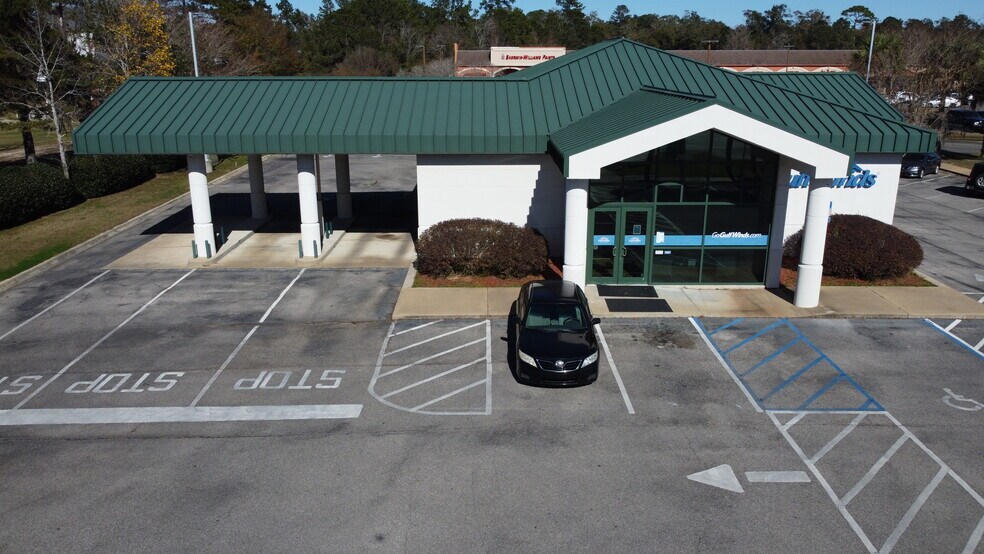 More Photos Of 2906 Kerry Forest Pky, Tallahassee Bank For Lease