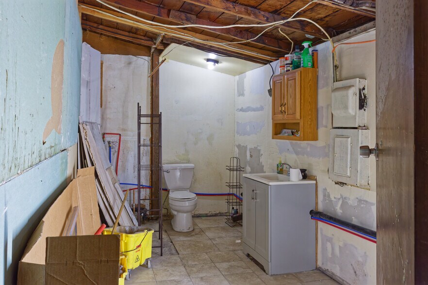 More Photos Of 112 Main St, Elma Flex For Sale