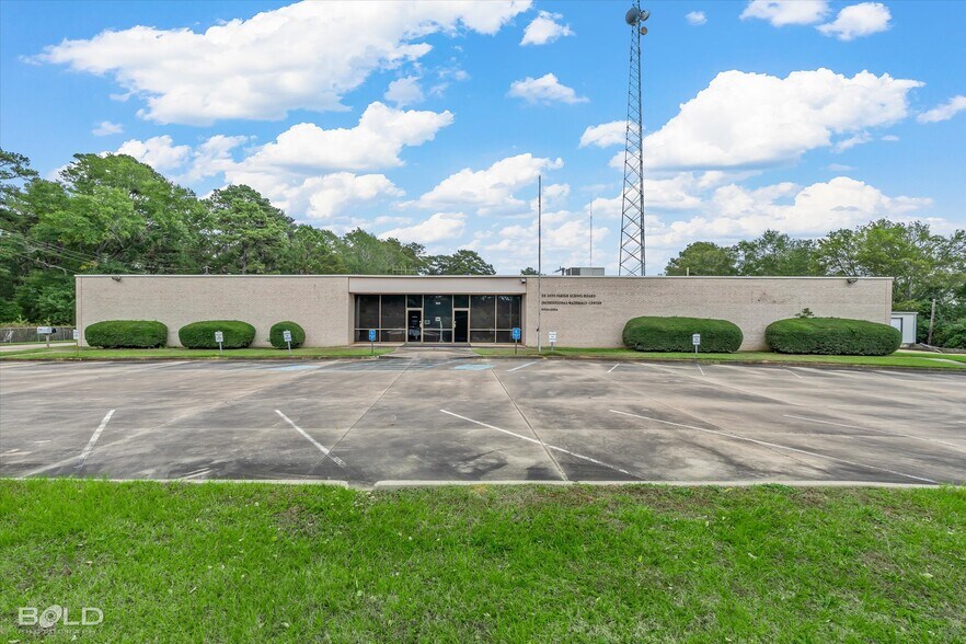 More Photos Of 523 Oxford Rd, Mansfield Office For Sale