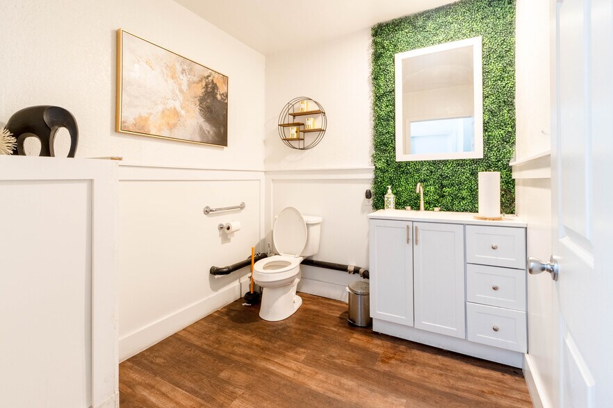 More Photos Of 147 Valencia St, San Francisco Apartments For Lease