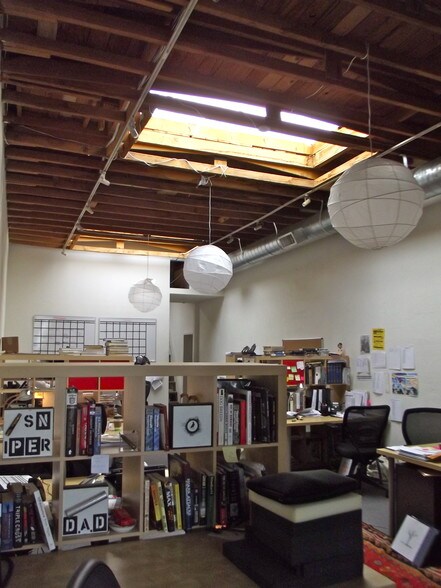 More Photos Of 4212-4218 Santa Monica Blvd, Los Angeles Storefront For Lease