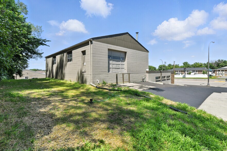 More Photos Of 2324 Vermillion St, Hastings Freestanding For Sale