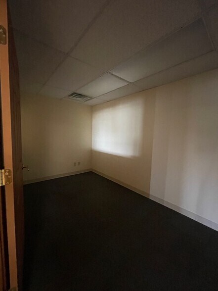 More Photos Of 1026-1028 N Main St, Bowling Green Storefront Retail Residential For Sale