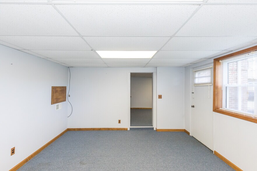 More Photos Of 131 Copenhaver St, Marion Shelter For Sale