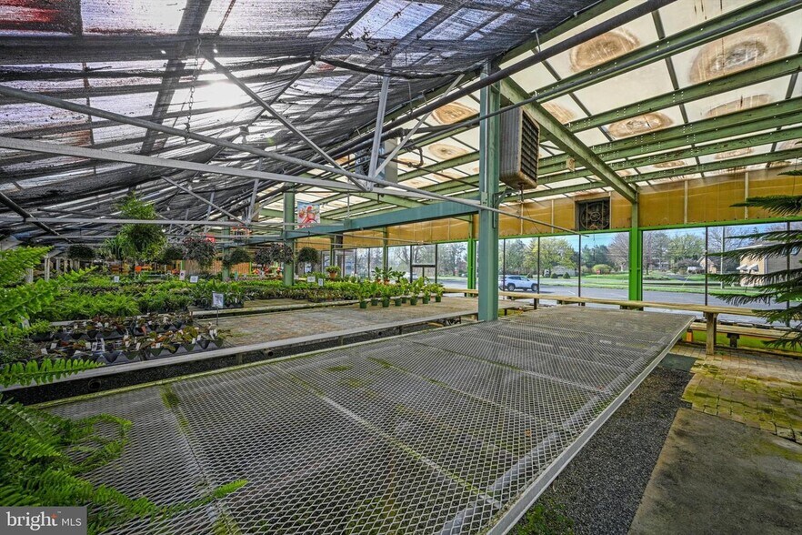 More Photos Of 501 W Washington Ave, Myerstown General Retail For Sale