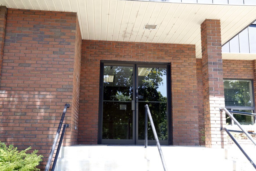 More Photos Of 75 W 100 S, Logan Office Residential For Lease