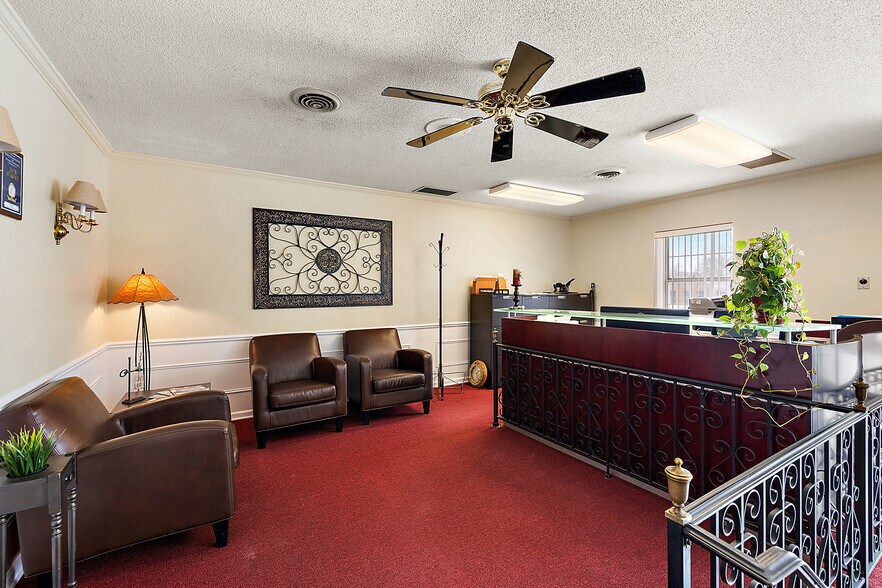 More Photos Of 22815 Kelly Rd, Eastpointe Loft Creative Space For Sale