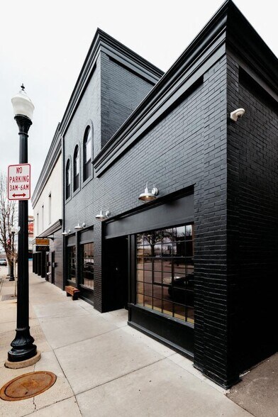 More Photos Of 443 E Grand Ave, Beloit Storefront Retail Office For Lease