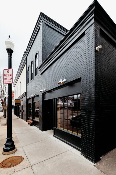 More Photos Of 443 E Grand Ave, Beloit Storefront Retail Office For Lease