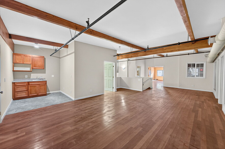 More Photos Of 20 S Linden Ave, South San Francisco Warehouse For Sale