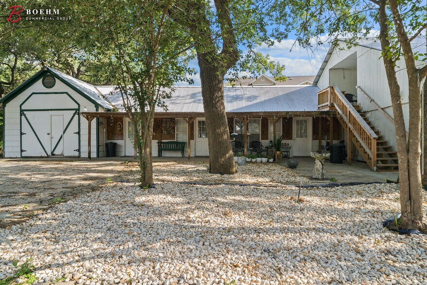 More Photos Of 137 Old San Antonio Rd, Boerne Apartments For Sale