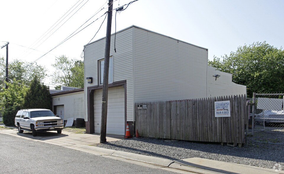 More Photos Of 1005 Union Ave, Keyport Auto Repair For Lease