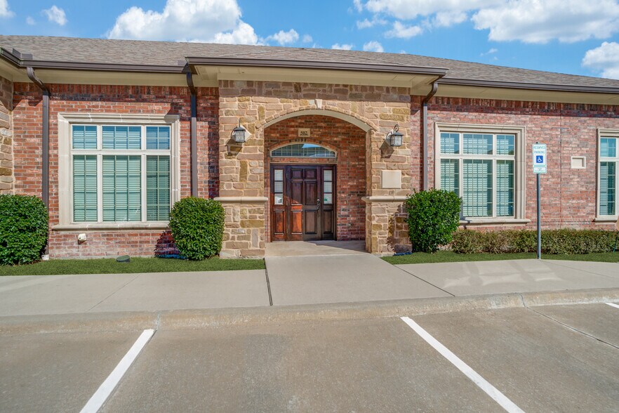 More Photos Of 425 Old Newman Rd, Frisco Medical For Lease