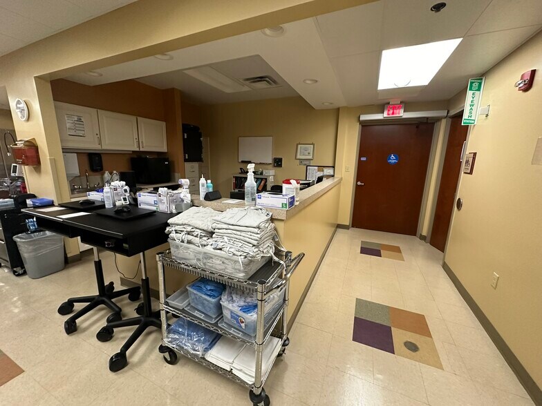 More Photos Of 240 W Cook Rd, Mansfield Medical For Sale