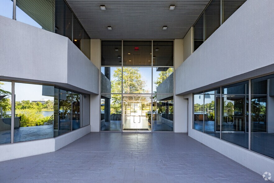 More Photos Of 1101 N Lake Destiny Dr, Maitland Office Residential For Sale